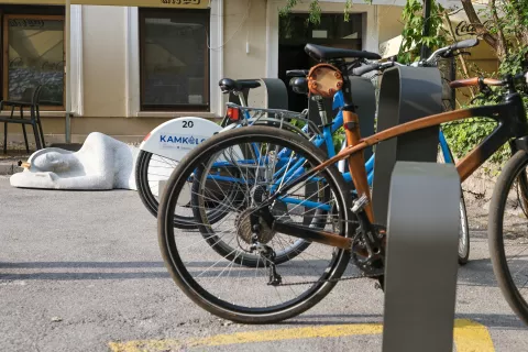 Začasna urbanistična intervencija združuje elemente taktičnega urbanizma, umetnosti in trajnostnega razvoja.
/ Foto: Tina Dokl