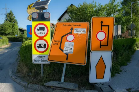 Gradnja prestavitve Pševske ceste v Stražišču / Foto: Primož Pičulin