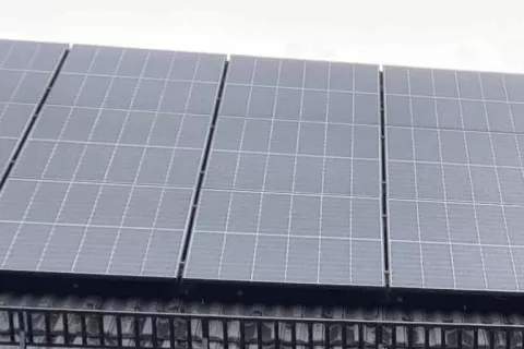 Med kolektivne naložbe sodijo tudi naložbe v pridobivanje energije iz obnovljivih virov. / Foto: Cveto Zaplotnik