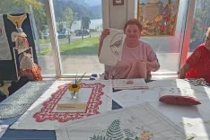 Vezilje na razstavi v Festivalni dvorani / Foto: Arhiv Avtorice