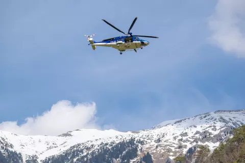 Simbolična fotografija helikopter Slovenska policija in vaja helikoptersko reševanje Gorske reševalne službe / Foto: Nik Bertoncelj