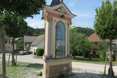 V krajevni skupnosti Trata je največ glasov dobila prenova kapelice na Suhi. / Foto: Vilma Stanovnik