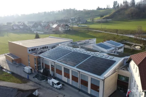 Skupnostna sončna elektrarna na Osnovni šoli Stranje je bila uspešno priklopljena. / Foto: Občina Kamnik