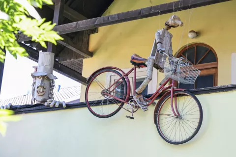 splošne ustvarjanje lutke skulpture iz naplavin naplavine umetnost kultura Krice Krace Kranj / Foto: Tina Dokl