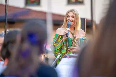 Občinska proslava Občina Jesenice ob dnevu državnostiNastopa Simfonični orkester Jesenice in pevka Helena Blagne / Foto: Nik Bertoncelj