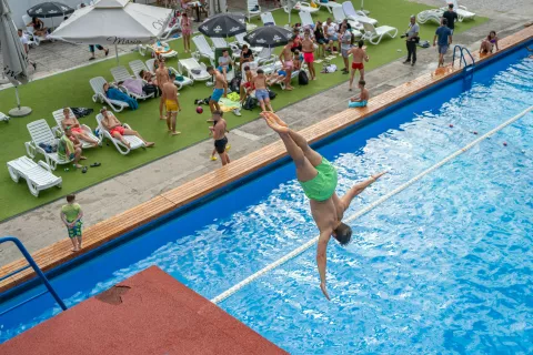 Noč na kopališču Ukova 2024 / Foto: Nik Bertoncelj