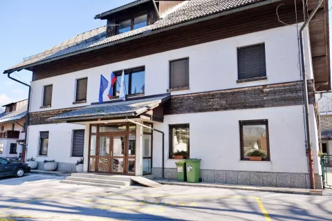 V Bohinjski hiši bodo tudi avgusta organizirali brezplačne počitniške dejavnosti, namenjene osnovnošolcem iz Bohinja. / Foto: Maša Likosar