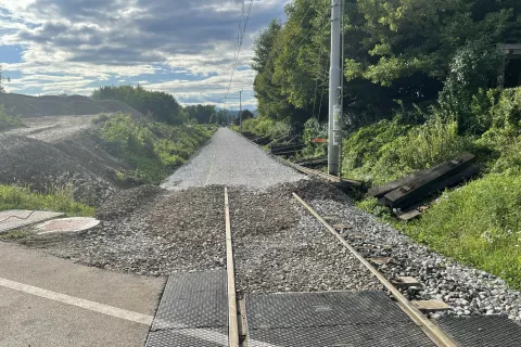 Obnova proge trenutno poteka tudi v Retečah. / Foto: Maja Bertoncelj