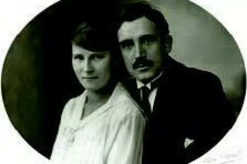 Najmlajši sin Josipa viteza Pogačnika, Bogdan, ob poroki z Marijo Pavlin leta 1920 (hrani: Jože Pogačnik, Ljubljana). / Foto: Blagoslovljeni In Prekleti 2. Del.