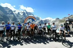 Glasovi kolesarji na ploščadi Cesarja Franca Jožefa pod Velikim Klekom / Foto: Marijan Gros