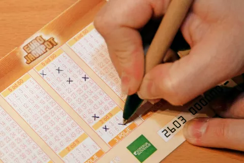 V Slovenijo gre šesti najvišji dobitek igre Eurojackpot doslej, vreden 21 milijonov evrov. / Foto: Gorazd Kavčič / Foto: 