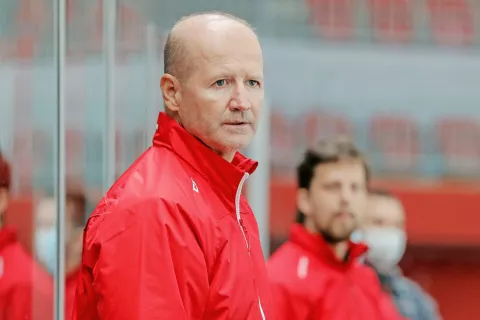 Na jeseniški klopi je v novi sezoni kar nekaj sprememb, moštvo pa vodi izkušeni Nik Zupančič. / Foto: Tina Dokl / Foto: 