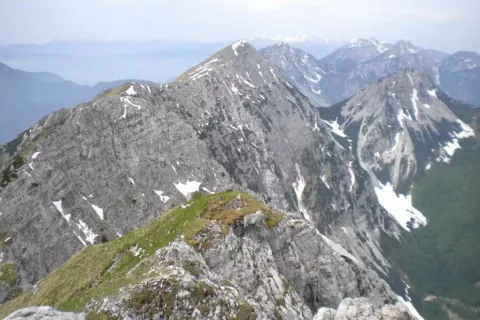 Greben Košute proti Velikemu vrhu s Kladiva / Foto: 