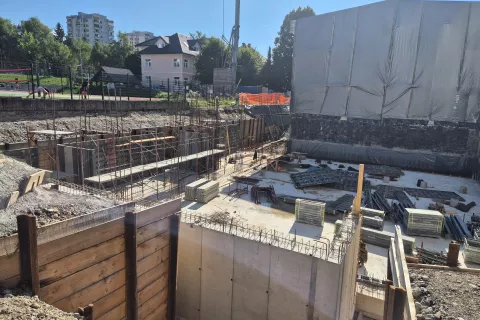 Ena največjih investicij v občini ta čas je izgradnja nove telovadnice ob OŠ Škofja Loka-Mesto. / Foto: Vilma Stanovnik