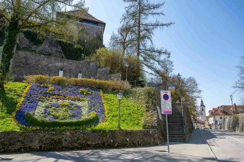 Danes bodo na propilejah Malega gradu slovesno odkrili nov spomenik. / Foto: Nik Bertoncelj