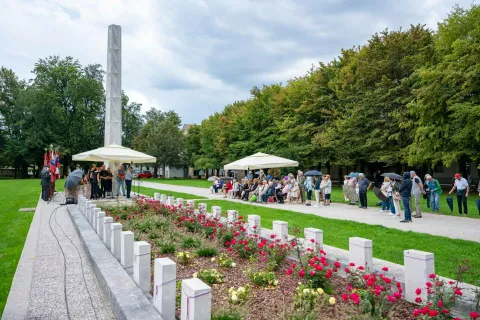 Spominska proslava borcev NOB Radovljica na borbo Gorenjskega odreda, padle borce in narodnega heroja Jožeta Gregorčiča / Foto: Nik Bertoncelj