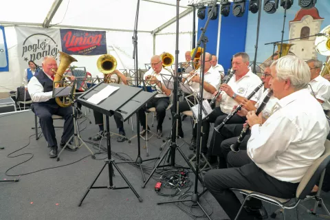 140 let Mengeška godba veterani in Mihaelov semenj Mengeš / Foto: Tina Dokl
