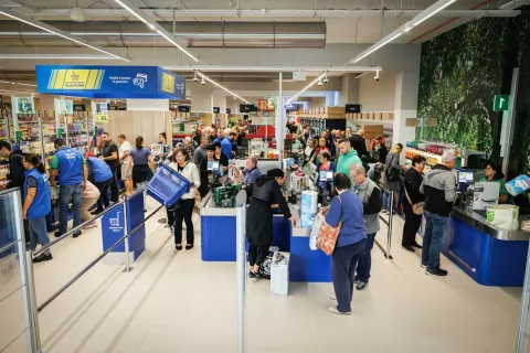 Nova poslovalnica Lidl na Cesti 1. maja 80 v Kranju, trgovina / Foto: Mp Produkcija