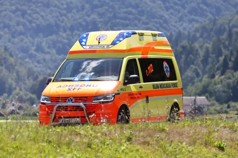 reševalno vozilo nujna medicinska pomoč nujna vožnja rešilec / Foto: Tina Dokl