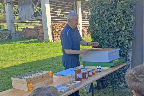 Čebelar Nikolaj Čenčič / Foto:  