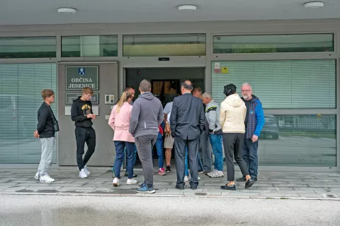 Krajani Blejske Dobrave, Lipc in Kočne so prišli na sejo občinskega sveta. / Foto: Nik Bertoncelj