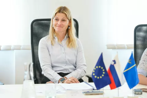 Domžalska županja Renata Kosec je prepričana, da bosta mladi župan in mlada županja s svojimi idejami in pogledi sooblikovala prihodnji razvoj občine. / Foto: Tina Dokl