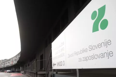 znak tabla stavba Zavod za zaposlovanje enota KranjZavod Republike Slovenije za zaposlovanje, Območna služba in Urad za delo / Foto: Gorazd Kavčič