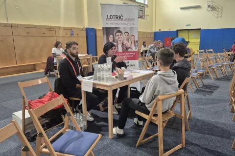 V sklopu sejma so potekali individualni pogovori z iskalci zaposlitve. / Foto: Klara Mrak