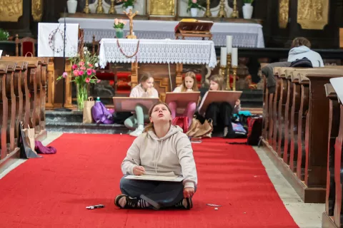 likovna kolonija Adergas učenci osnovna šola Cerklje / Foto: Tina Dokl