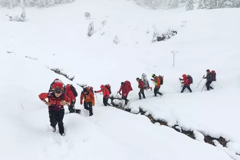 Kljub hitri intervenciji reševalnih ekip so vsi trije hrvaški pohodniki izgubili življenje. Enega so našli že v nedeljo popoldan, druga dva v ponedeljek. / Foto: Foto: Arhiv Grs Radovljica