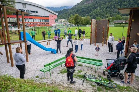 Igrišče nosi ime Domen in Aljaž