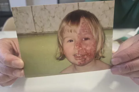Taja se je rodila z ognjenim znamenjem. Fotografija je iz njenih otroških let. / Foto: Maja Bertoncelj