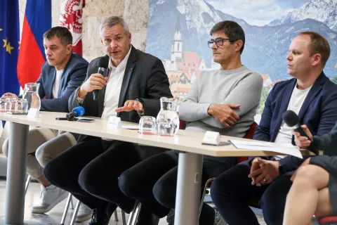 Neaktivne odrasle spodbujajo h gibanju