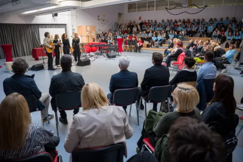 Ali so dijaki rešili Veroniko