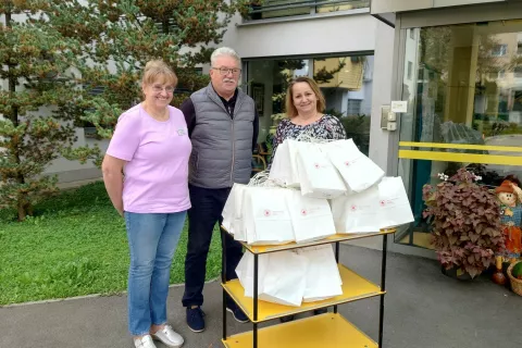 Obdaritev stanovalcev v domovih starejših