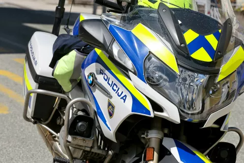 simbolična motorist motor policija policist gasilec gasilci prometna nesreča reševalci reševalec rešilec intervencija poligon varna vožnja motor / Foto: Tina Dokl