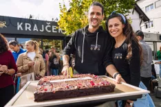 Praznovanje 10. rojstnega dne trgovine Krajček v Kranju, na fotografiji Branko Djoković in Nataša Naneva / Foto: Primož Pičulin
