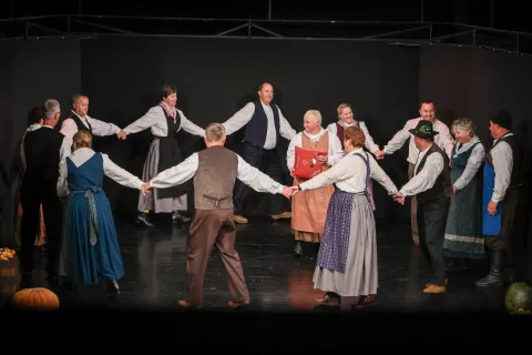 3 tretji zahvalni dan Folklorna skupina Sovodenj / Foto: Tina Dokl