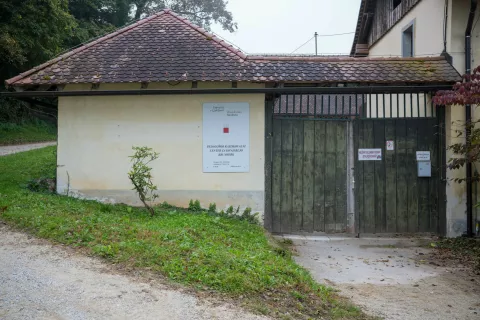 Konjeniški center bodo zaprli