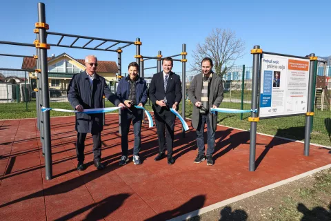 odprtje jekleni poligon vadba na prostem Ambasador poligona olimpijec Andraž Vehovar slovenski kanuist olimpijska medalja slalom na divjih vodah projekt OI Slovenija in Skupina SIJ športni park Virtus Kamnik / Foto: Tina Dokl