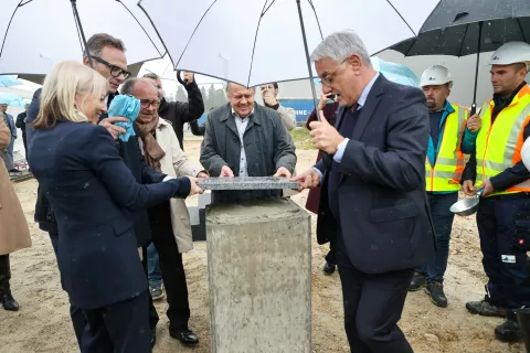 Hyla v investicijo na Brniku