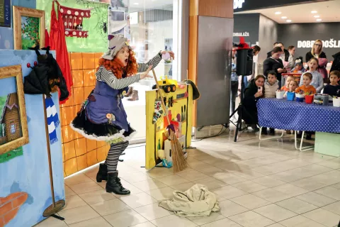 predstava Dežela čarovnice Mici Supernova Mercator Kranj / Foto: Tina Dokl