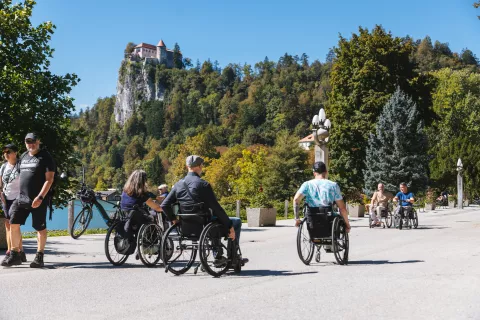 Kritične točke za invalide