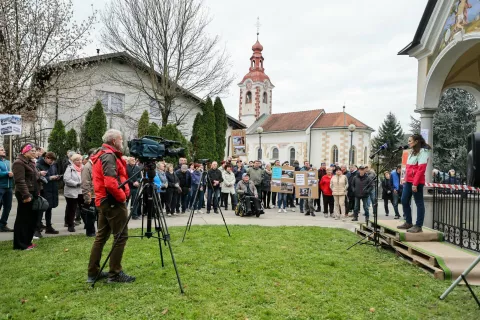 civilna iniciativa protestni shod za hitrejšo izgradnjo zadrževalnik na Tunjščici Tunjščica občina Komenda / Foto: Tina Dokl