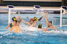 vaterpolo turnir mednarodna alpska liga Kranj tekma med Triglav Kranj modre kape vs Branik Maribor bele kape / Foto: Tina Dokl