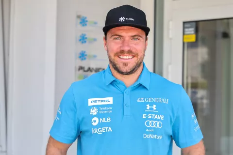 novinarska konferenca smučarska reprezentanca za hitre discipline Miha Hrobat / Foto: Tina Dokl