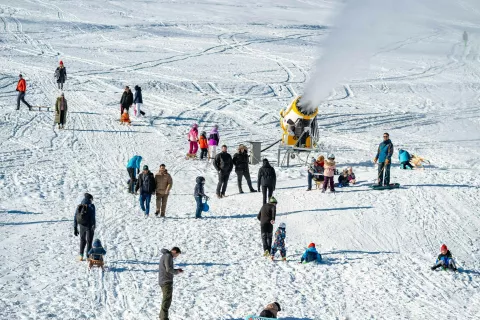 Smučišče Kranjska Gora priprave na zimsko sezono in ustvarjanje umetnega snega / Foto: Nik Bertoncelj