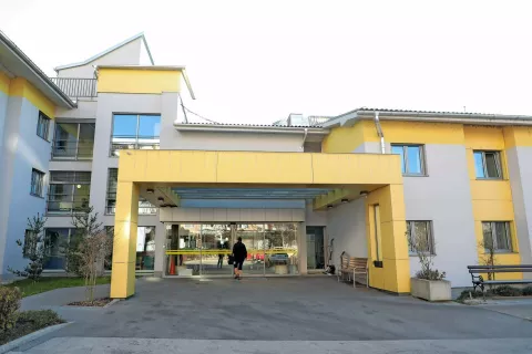 Stanovalci domov starej&scaron;ih v sistemu dolgotrajne oskrbe