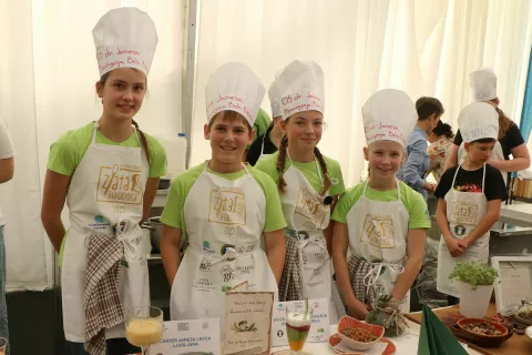  Ekipa OŠ Janeza Mencingerja Bohinjska Bistrica je osvojila bronasto kuhalnico. / Foto: Alenka Brun