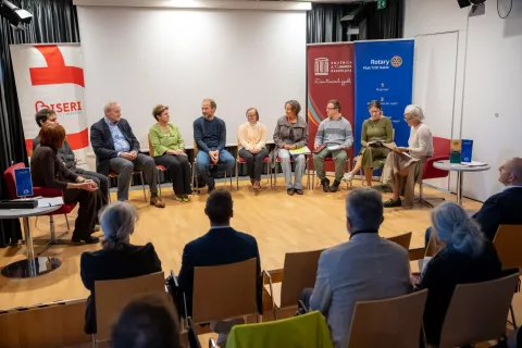 Okrogla miza Skriti talenti - Odkrijmo priložnosti za zaposlovanje oseb s posebnimi potrebamiNa fotografiji udeleženci okrogle mize / Foto: Nik Bertoncelj